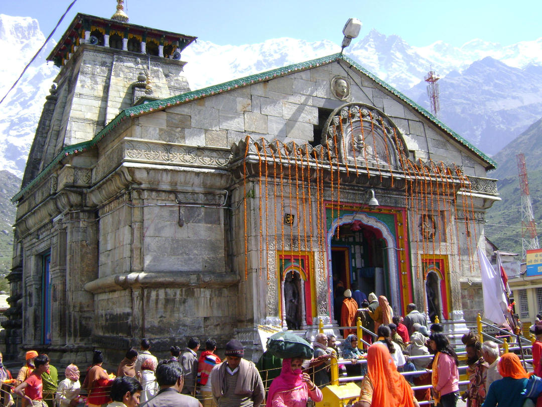 Pilgrims gathering in the forecourt of the Kedarnath temple