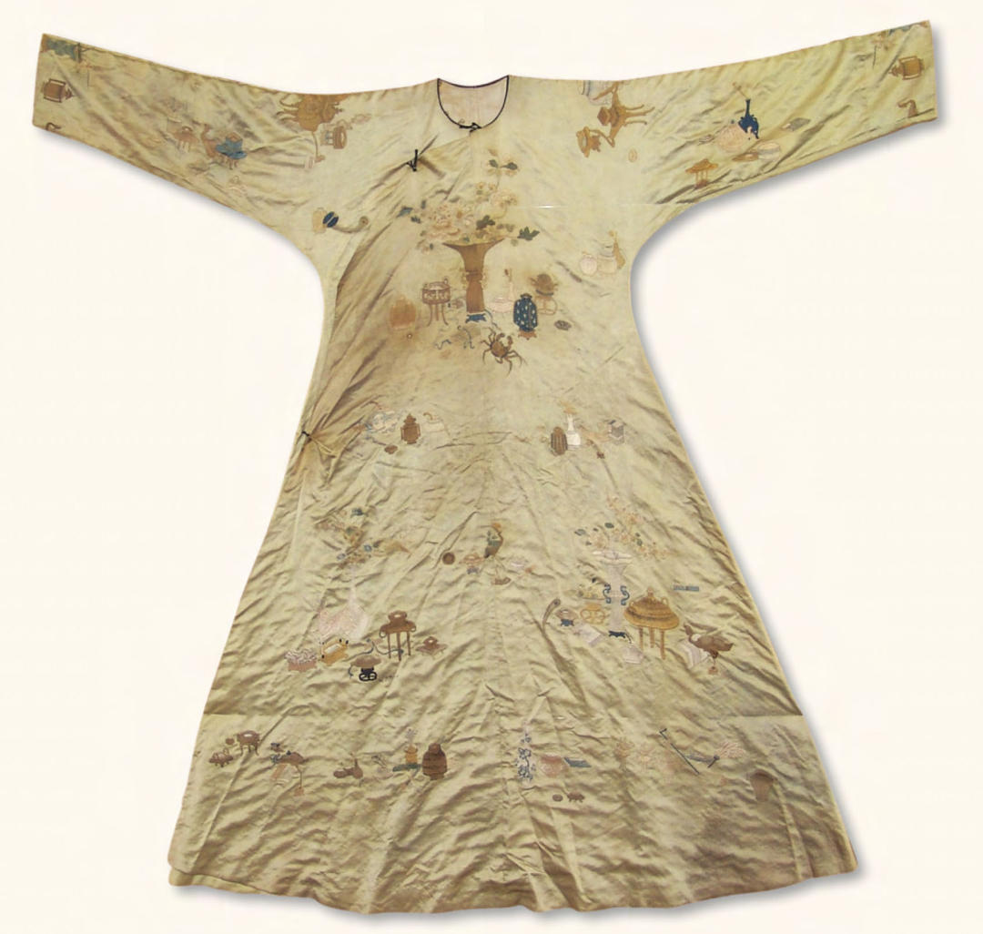 Antique-motif embroidered silk informal robe